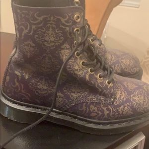 Glam military look Boots